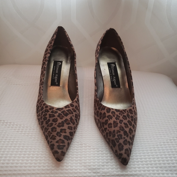 Etienne Aigner Pumps - Picture 2 of 3